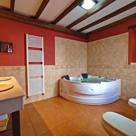 Laendliches Haus Mit Jacuzzi * Valor