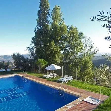 Holiday home Laendliches Haus Mit Jacuzzi Valor